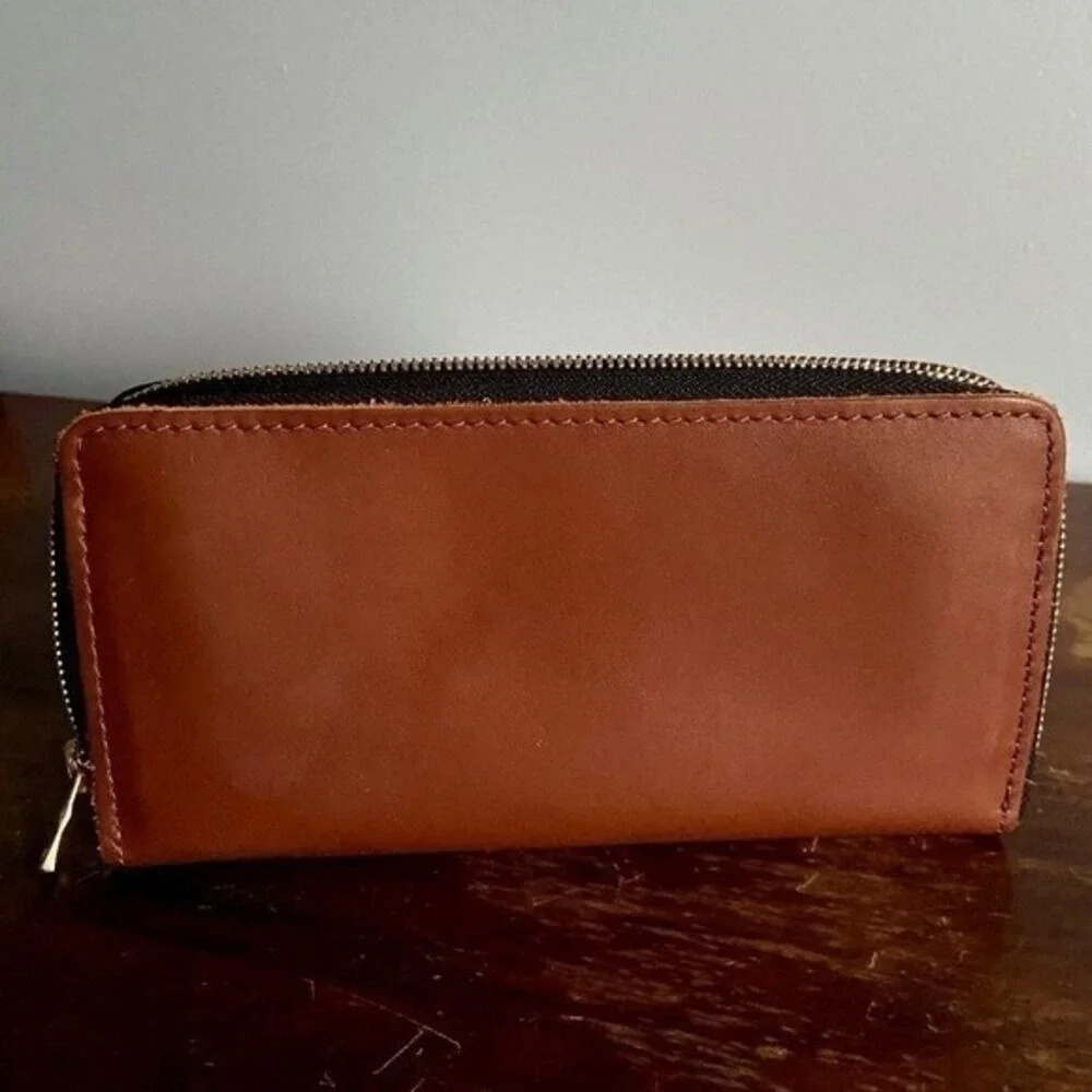 Portland Leather Goods NWOT Honey zip around accordion Large Wallet Compartments